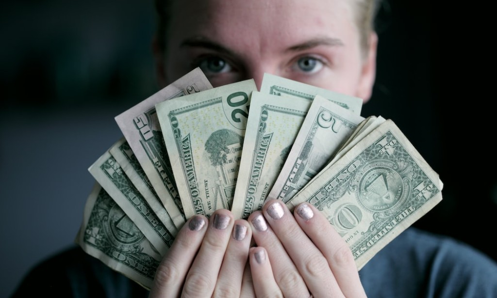 How much money does Omar earn mining at Cerro Rico