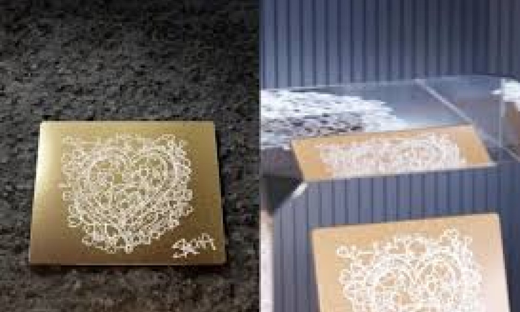 Dubai-Based English Craftsman Sends First Artwork to the Moon