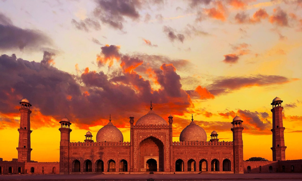 Title: Lahore: The Social Capital of Pakistan,A beautiful cultural old city