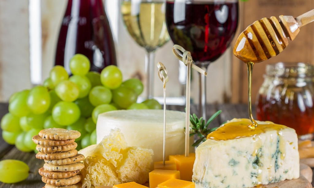 Eco Eats: Maintainable Feasting and Yummy for a Greener World.