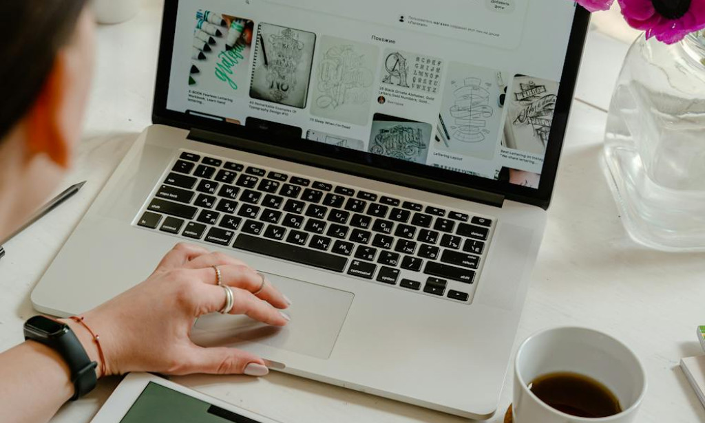 Mastering the Art of Digital Minimalism: Elevating Productivity and Serenity in the Digital Age