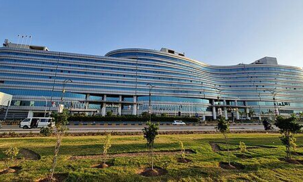 Exploring Pakistan's Premier Retail Haven: Unveiling the Top Shopping Mall**