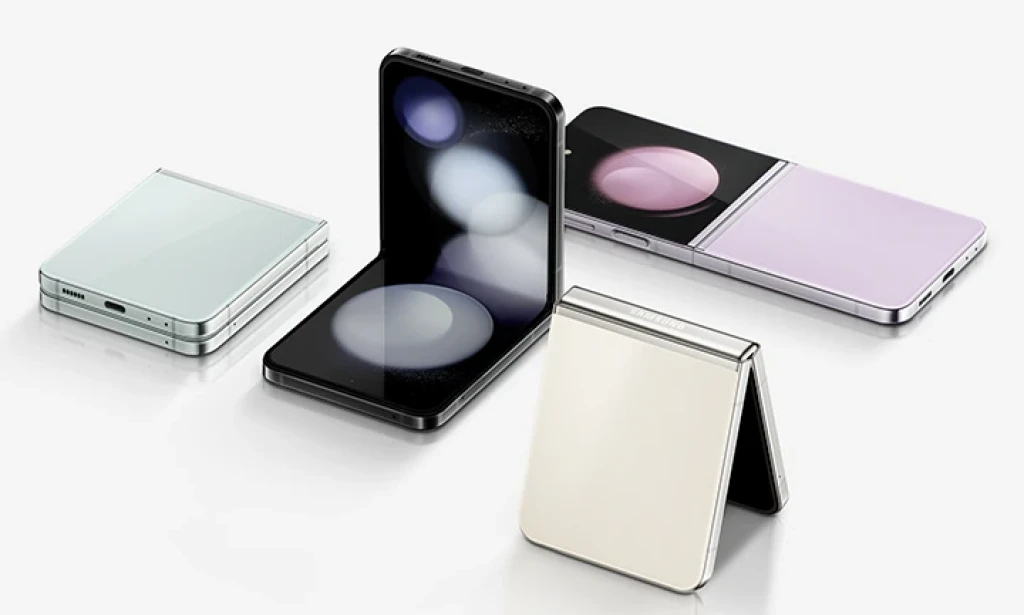 "Samsung Galaxy Z Flip 5: Redefining Style and Functionality in Smartphones"