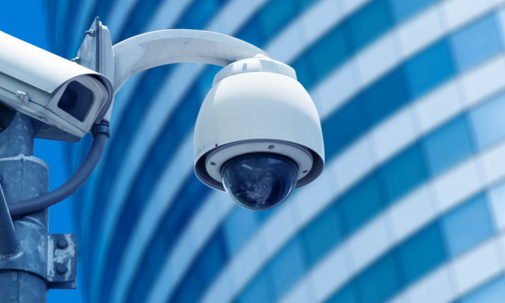 "Smart Security Cameras: The Ultimate Guide to Keeping Your Home Safe and Connected"