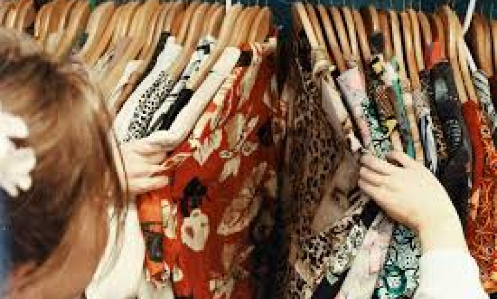 The Psychology of Fashion: How Clothing Choices Reflect Your Identity