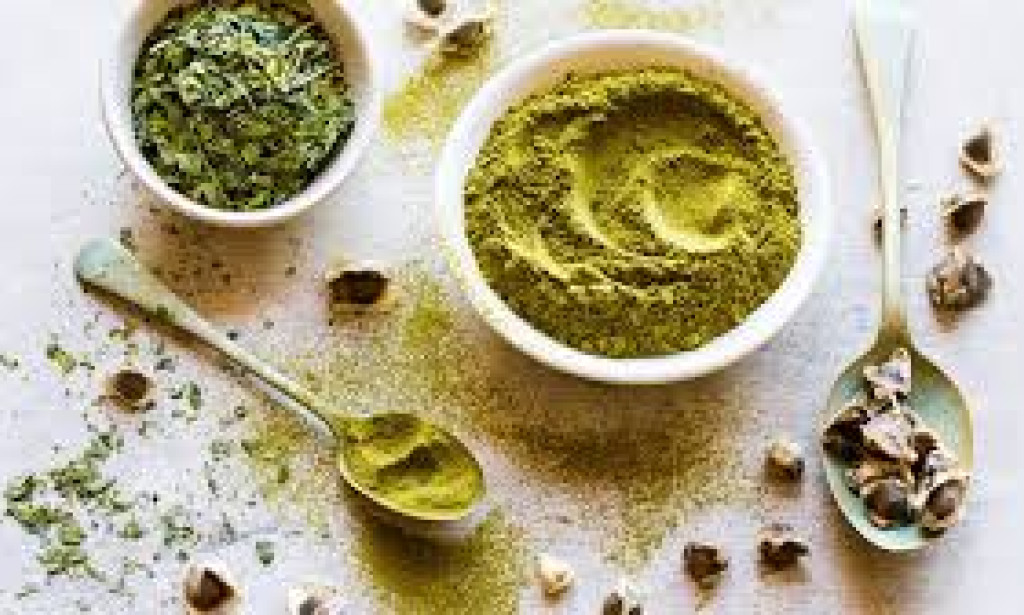 Top 10 Incredible Benefits of Moringa Powder We're excited to share the many benefits of moringa powder.