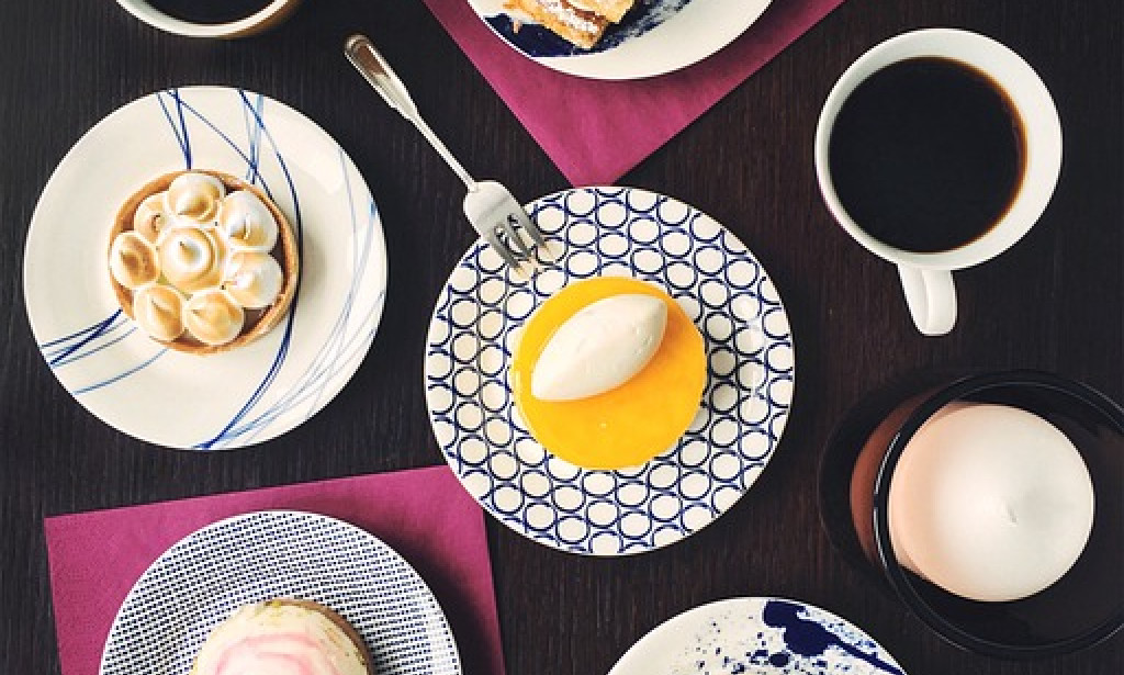 "Savoring Delights: Exploring international food and liquids"