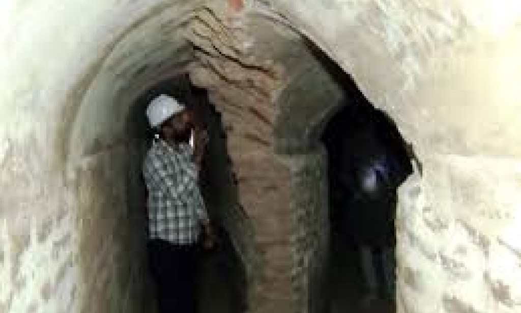 Lahore’s Secret Underground Bunker: A Forgotten Chapter of History   Lahore, the heart of Pakistan, is a city rich in culture, history, and mysteries