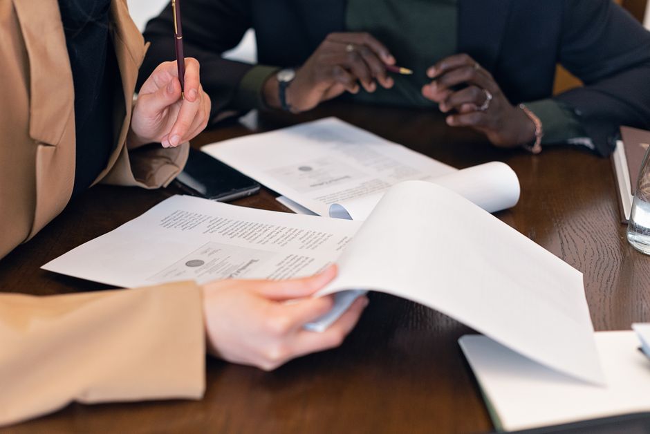 How Fiverr and Upwork Work: The Key Difference