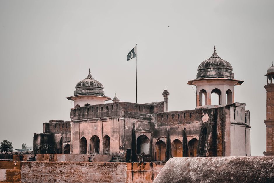 Explore the majestic Lahore Fort, a UNESCO World Heritage site in Pakistan, showcasing Mughal architecture.